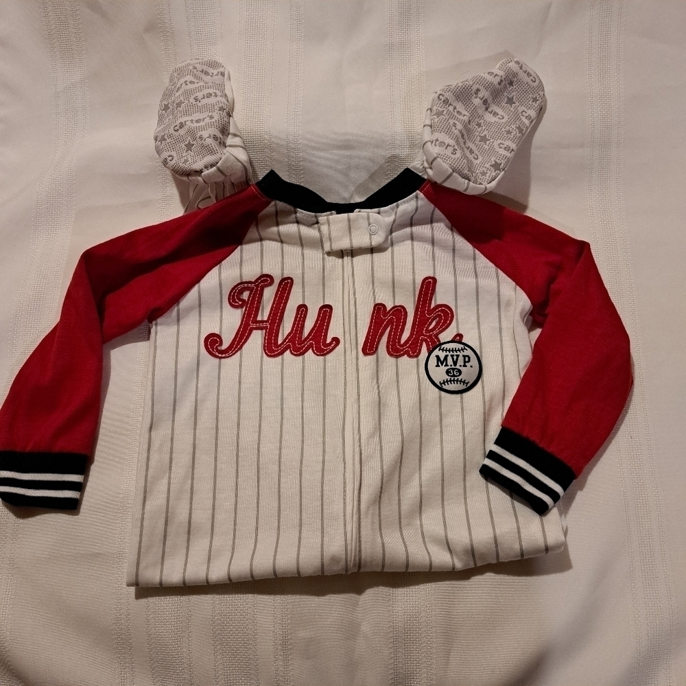 Carter's NWOT footue pajama 18 months